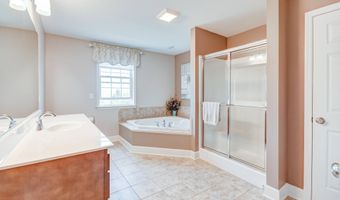 84 Andriana Ln, Albany, NY 12204