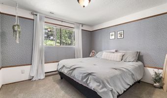 21081 Gardenia Ave, Bend, OR 97702