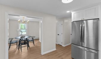 21 Hope Hill Ter, Cranston, RI 02921