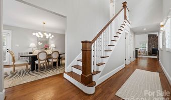 1815 DeArmon Dr, Charlotte, NC 28205