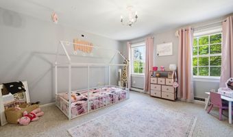 17 Wolfpits Rd, Bethel, CT 06801