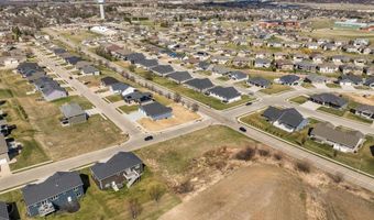 2135 Jo Ann Dr, Asbury, IA 52002