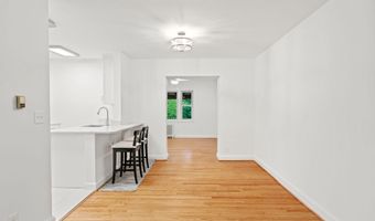 16 E LINDEN St, Alexandria, VA 22301