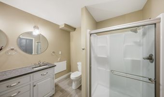 3 Lew May Dr, Andover, NJ 07860