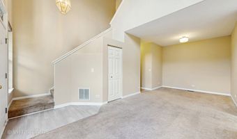 1 Clara Ct, Algonquin, IL 60102