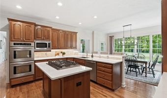 312 Aberdeen Ln, Aurora, OH 44202