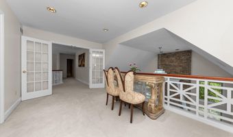 2086 Valleyview Dr, Ann Arbor, MI 48105