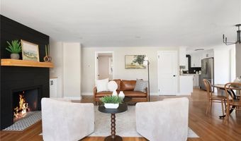 81 Redwood Dr, Cranston, RI 02920