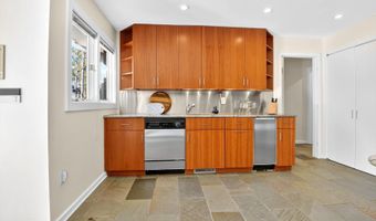 9209 VENDOME Dr, Bethesda, MD 20817