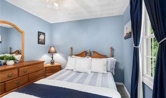 84 Country Hill Ln, North Kingstown, RI 02852