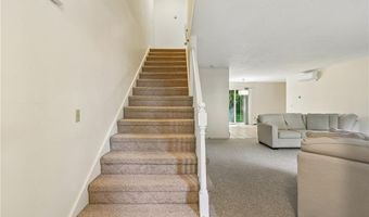 8 Cinnamon Ln, Narragansett, RI 02874