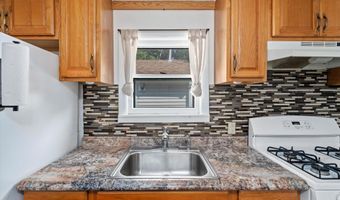 126 Chester Rd, Raymond, NH 03077