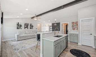 321 32nd St SW, Altoona, IA 50009