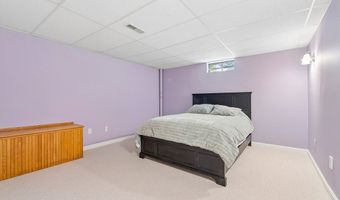136 Davis Rd, Acton, MA 01720