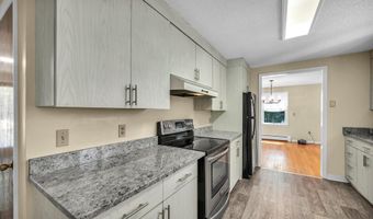 24 Iron Gate Ln, Cromwell, CT 06416
