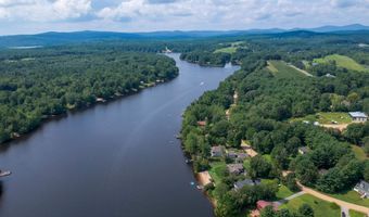 6 Davis Dr, Barnstead, NH 03225