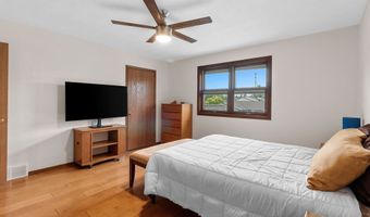 711 OLSON Ave F, Appleton, WI 54914