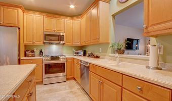 56 W Aspen Way, Aberdeen, NJ 07747