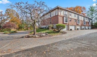 1026 Kehrs Mill Rd 4, Ballwin, MO 63011