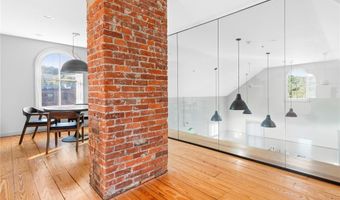 146 Duke St, East Greenwich, RI 02818