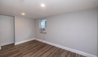 8 SHERMAN Dr, Claymont, DE 19703