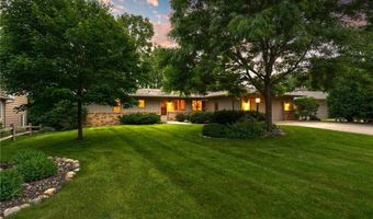 451 Reflection Rd, Apple Valley, MN 55124