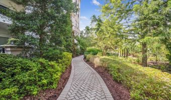 8229 RIVER Rd, Bethesda, MD 20817