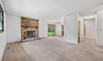 4015 Clarendon St, Bel Aire, KS 67220