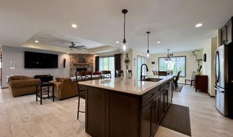 758 Drumlin Dr, Kewaskum, WI 53040