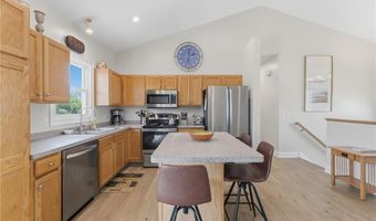 39 Hope Ln, Narragansett, RI 02882