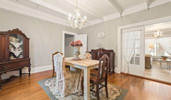 8916 Eastwood Dr, Abbeville, LA 70510