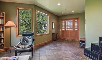 940 Pinecrest Ter, Ashland, OR 97520