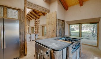 26 La Canada Rd, Arroyo Seco, NM 87514