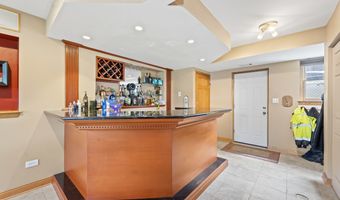 1005 E Orchard St, Arlington Heights, IL 60005