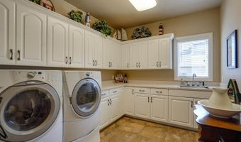 1700 Riverwood Dr, Bismarck, ND 58504
