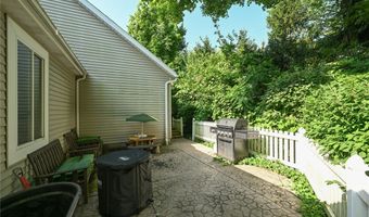 2096 Hidden Hollow Ln, Akron, OH 44313