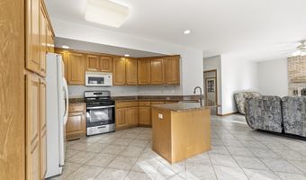 546 N 4th Ave, Addison, IL 60101