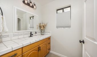 1302 W Coyote Trl, Benson, AZ 85602