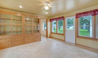 607 Parriott St, Aplington, IA 50604