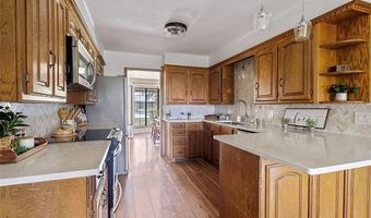 2208 Hickory Dr, Ardmore, OK 73401