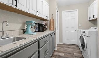 2006 Yorktown Ct, Ardmore, OK 73401