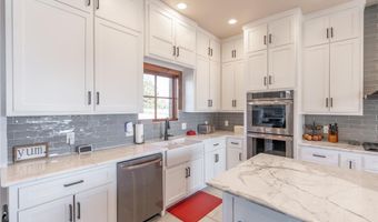 10800 Sorentino Dr, Arcadia, OK 73007