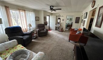 449 OAK St, Big Sandy, TN 38221