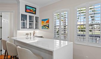 625 BALIBAY Rd, Apollo Beach, FL 33572