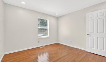 701 Kehrs Mill Rd, Ballwin, MO 63011