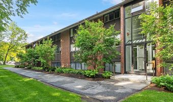 7 Longwood Dr 212, Andover, MA 01810