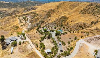 13602 Sego Rd, Agua Dulce, CA 91390