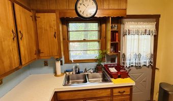 77 Griswold Dr, Rockingham, VT 05101
