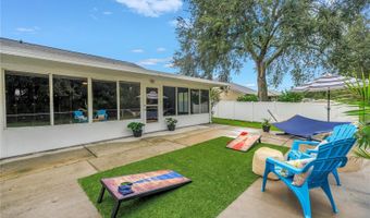 303 LAKEWAY Ln, Apollo Beach, FL 33572