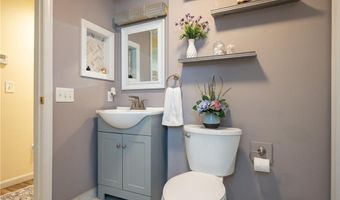 18 Pond Ct B, North Providence, RI 02904